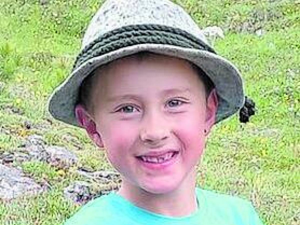 precipita da una roccia muore bimbo di 10 anni da Ilgiornale.it precipita da una roccia muore bimbo di 10 anni