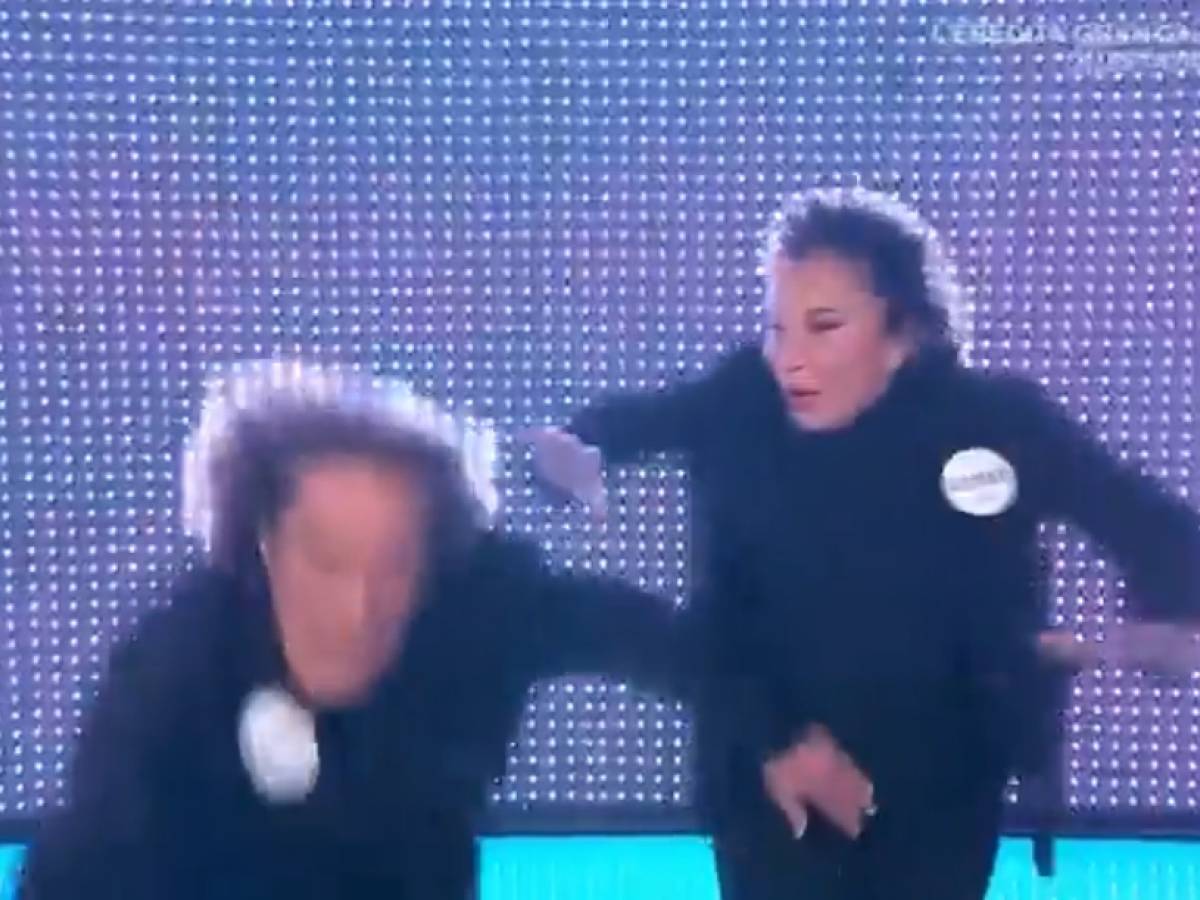 domenica in i ricchi e poveri entrano in studio e cadono insieme l intervista col ghiaccio da Ilgiornale.it domenica in i ricchi e poveri entrano in studio e cadono insieme l intervista col ghiaccio