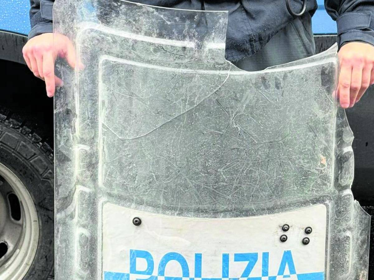 torino la nuova val di susa catapulte contro gli agenti da Ilgiornale.it torino la nuova val di susa catapulte contro gli agenti