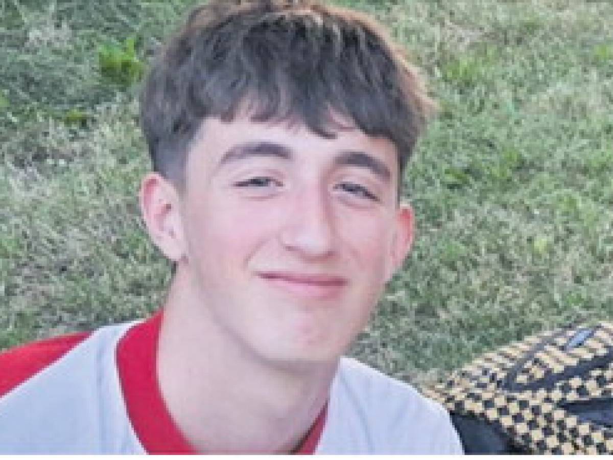 Svanito dopo la cena tra amici: trovato dentro un canale. Mistero sulla morte del 16enne Svanito dopo la cena tra amici: trovato dentro un canale. Mistero sulla morte del 16enne