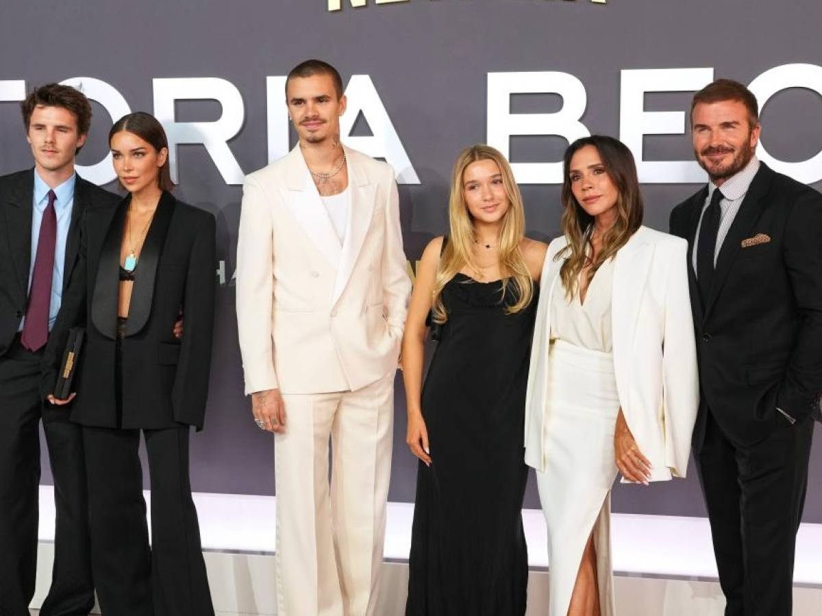 victoria e david beckham rottura definitiva con il figlio ha bloccato tutti sui social da Ilgiornale.it victoria e david beckham rottura definitiva con il figlio ha bloccato tutti sui social