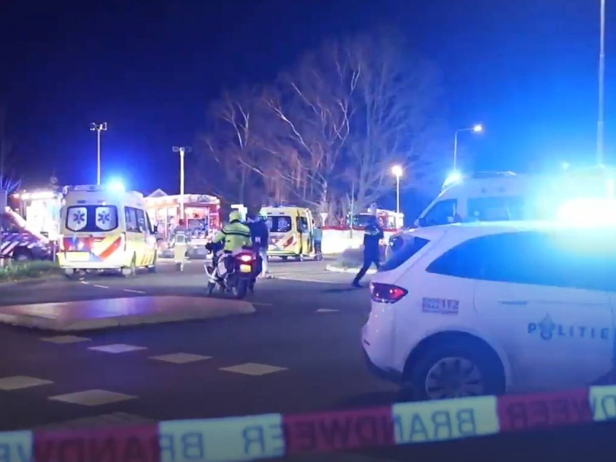 auto sulla folla di una parata natalizia in olanda diversi feriti da Ilgiornale.it auto sulla folla di una parata natalizia in olanda diversi feriti