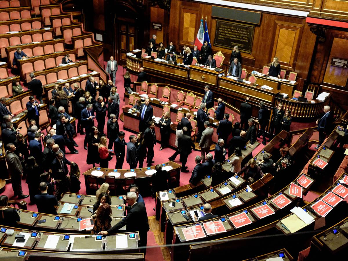 manovra via libera della camera con 216 s236 232 legge da Ilgiornale.it manovra via libera della camera con 216 s236 232 legge