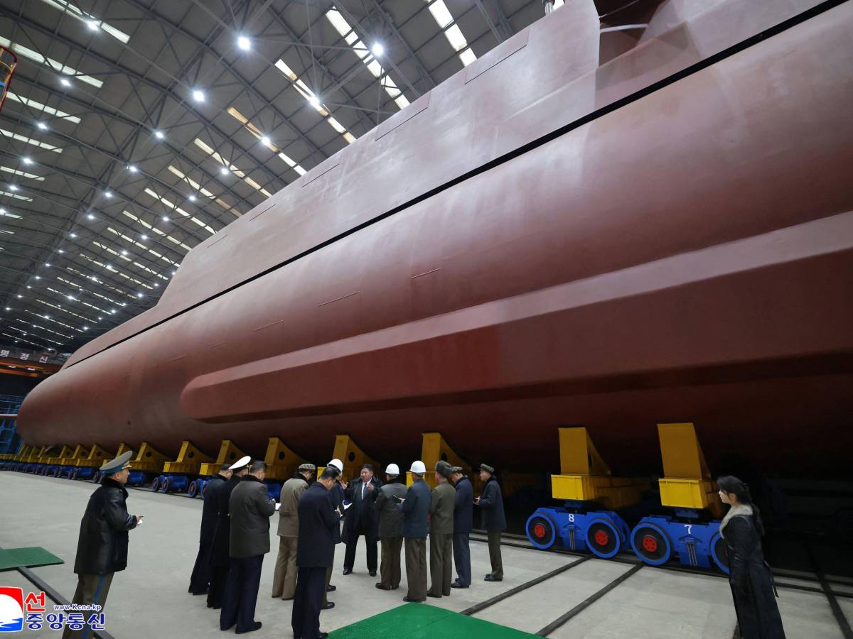 Il “regalo di Natale” di Kim Jong un: spunta il primo sottomarino nucleare della Corea del Nord