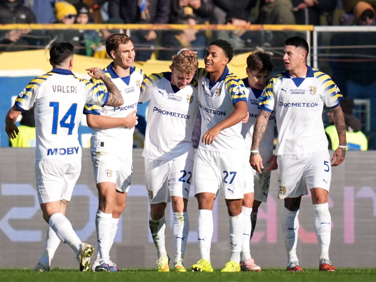 la fiorentina cade a parma viola sempre pi249 gi249 da Ilgiornale.it la fiorentina cade a parma viola sempre pi249 gi249