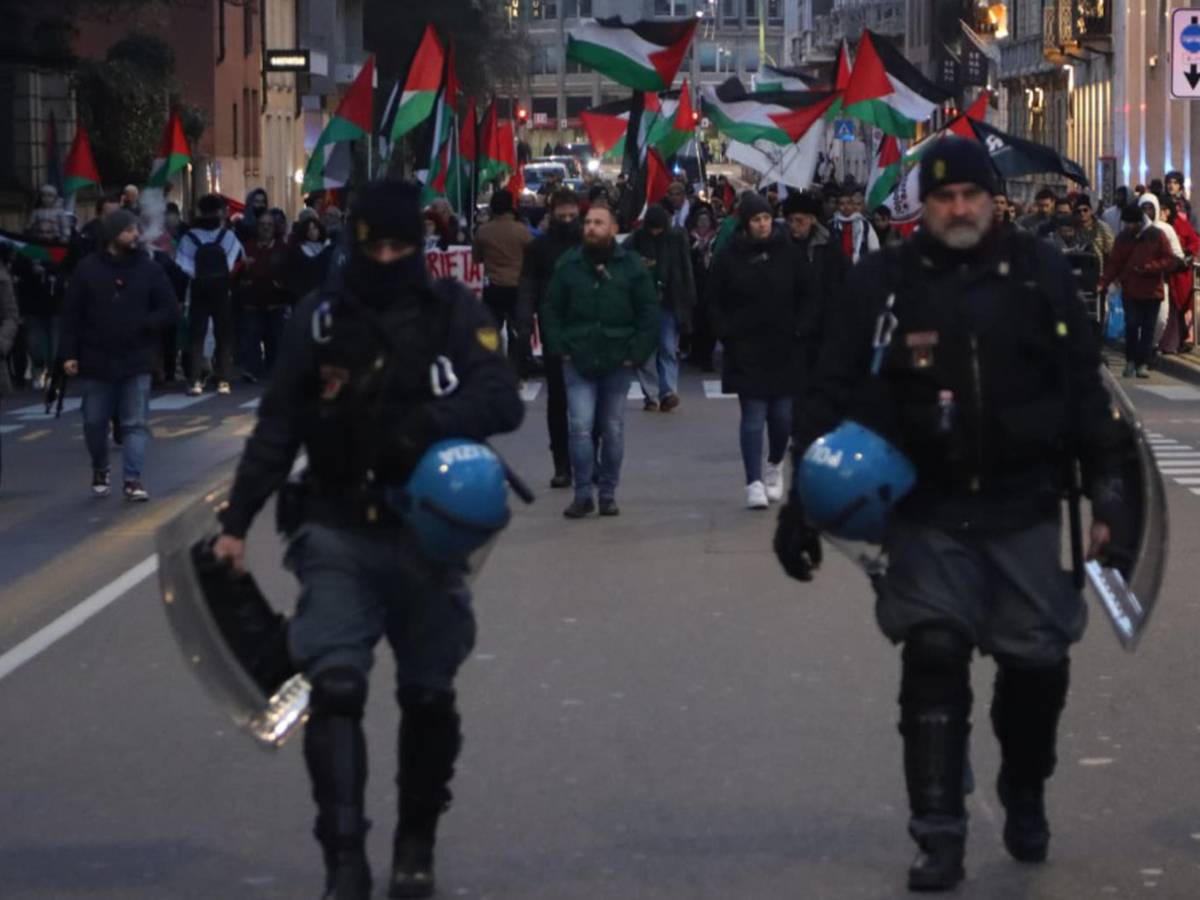 meloni assassina pro pal in piazza per hannoun il video da Ilgiornale.it meloni assassina pro pal in piazza per hannoun il video