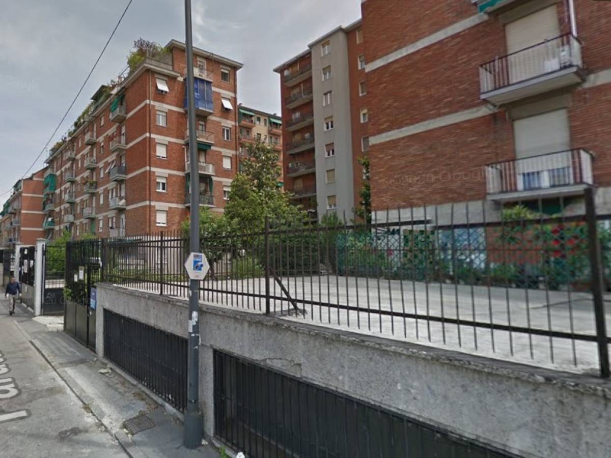 choc a milano donna semisvestita trovata morta nel cortile di un palazzo da Ilgiornale.it choc a milano donna semisvestita trovata morta nel cortile di un palazzo