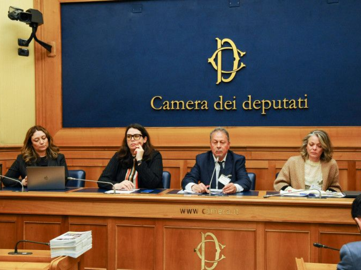 pressing sulla ascari si dimetta dalla commissione antimafia da Ilgiornale.it pressing sulla ascari si dimetta dalla commissione antimafia