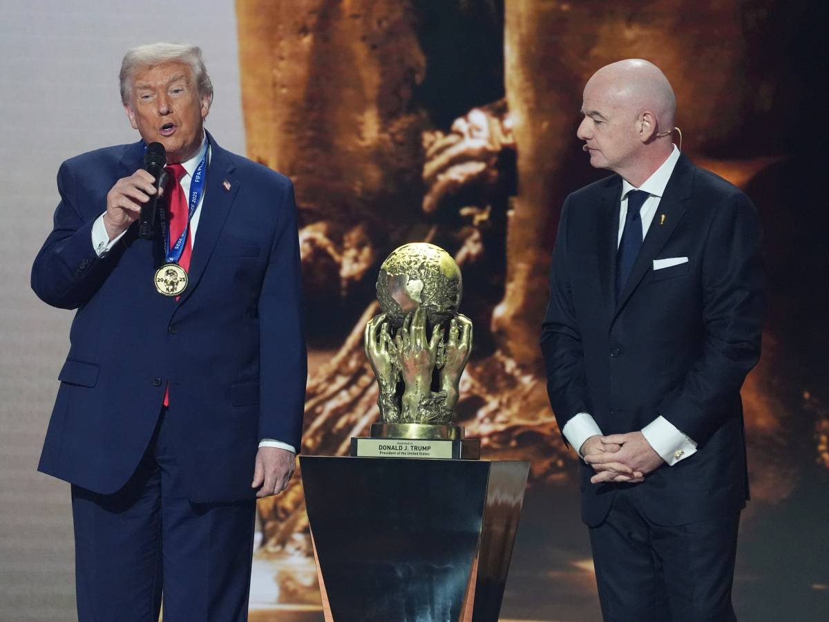 a 100 giorni dal fischio d inizio vacilla il mondiale di calcio da Ilgiornale.it a 100 giorni dal fischio d inizio vacilla il mondiale di calcio
