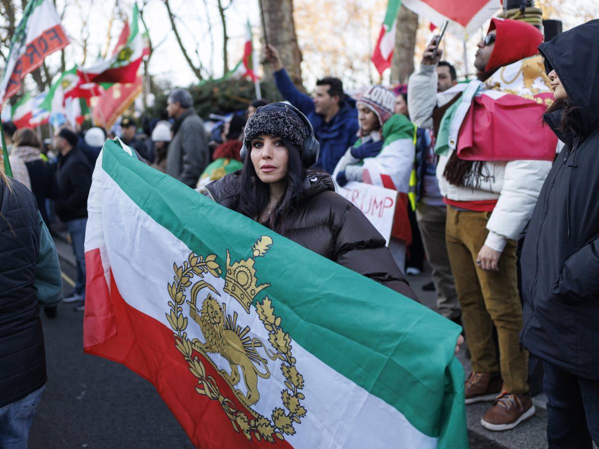 Non è "solo rivolta". Vogliamo abbattere il regime terrorista Non è "solo rivolta". Vogliamo abbattere il regime terrorista