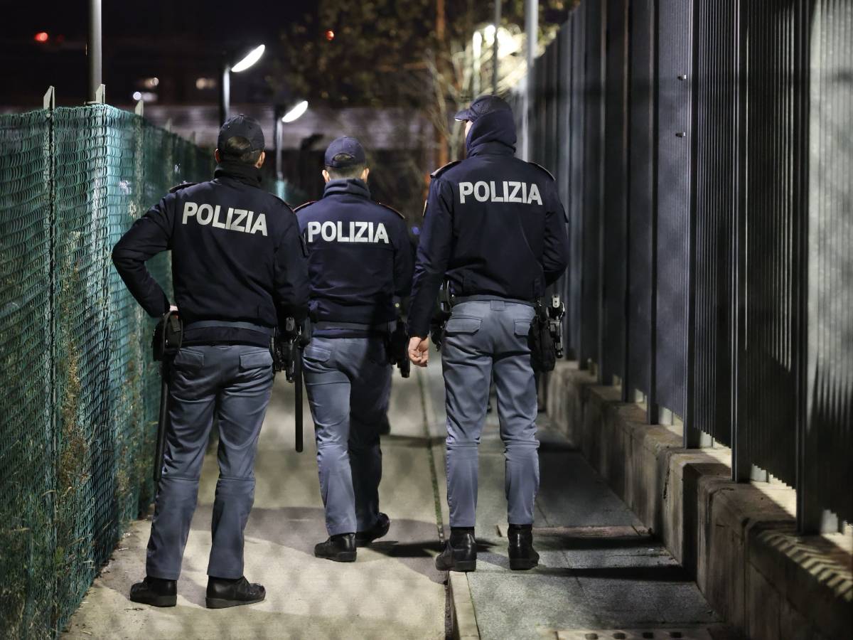 capotreno ucciso in stazione identificato il killer 232 in fuga da Ilgiornale.it capotreno ucciso in stazione identificato il killer 232 in fuga