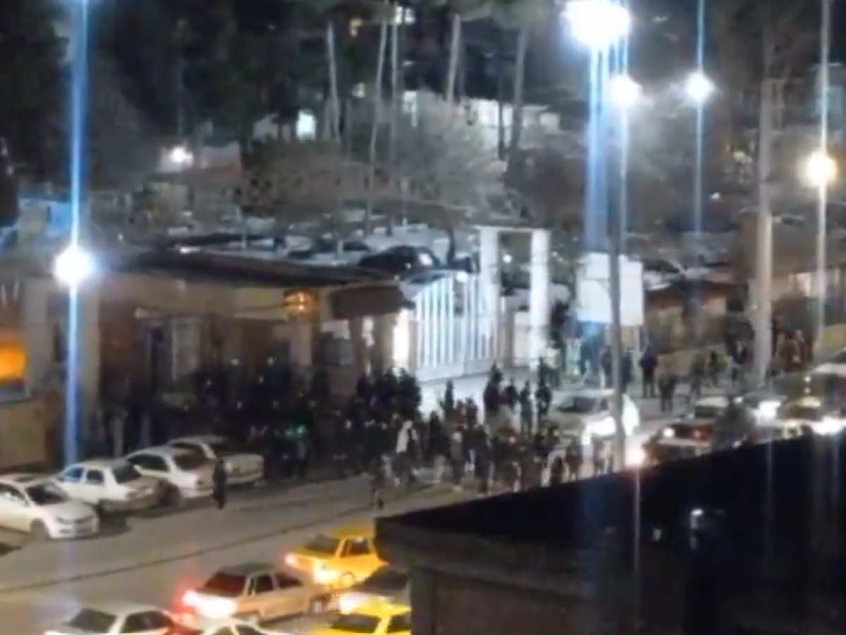 iran raid nell ospedale i pasdaran sparano per arrestare i manifestanti ricoverati da Ilgiornale.it iran raid nell ospedale i pasdaran sparano per arrestare i manifestanti ricoverati