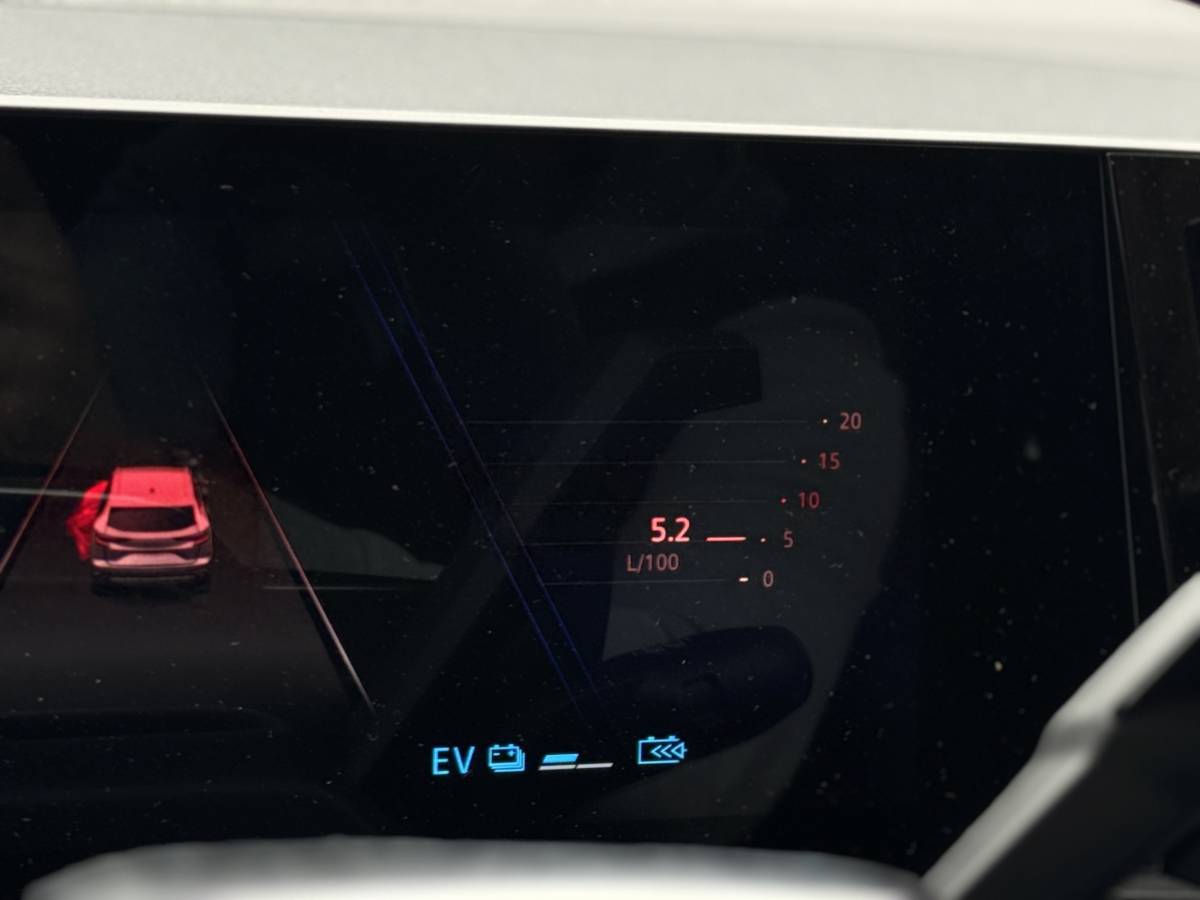 Renault Austral full hybrid: si aggiorna con il restyling 2026, la gallery del SUV francese 20