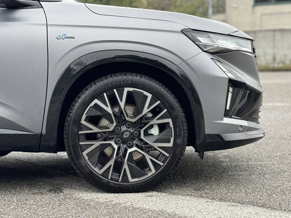 Renault Austral full hybrid: si aggiorna con il restyling 2026, la gallery del SUV francese 7