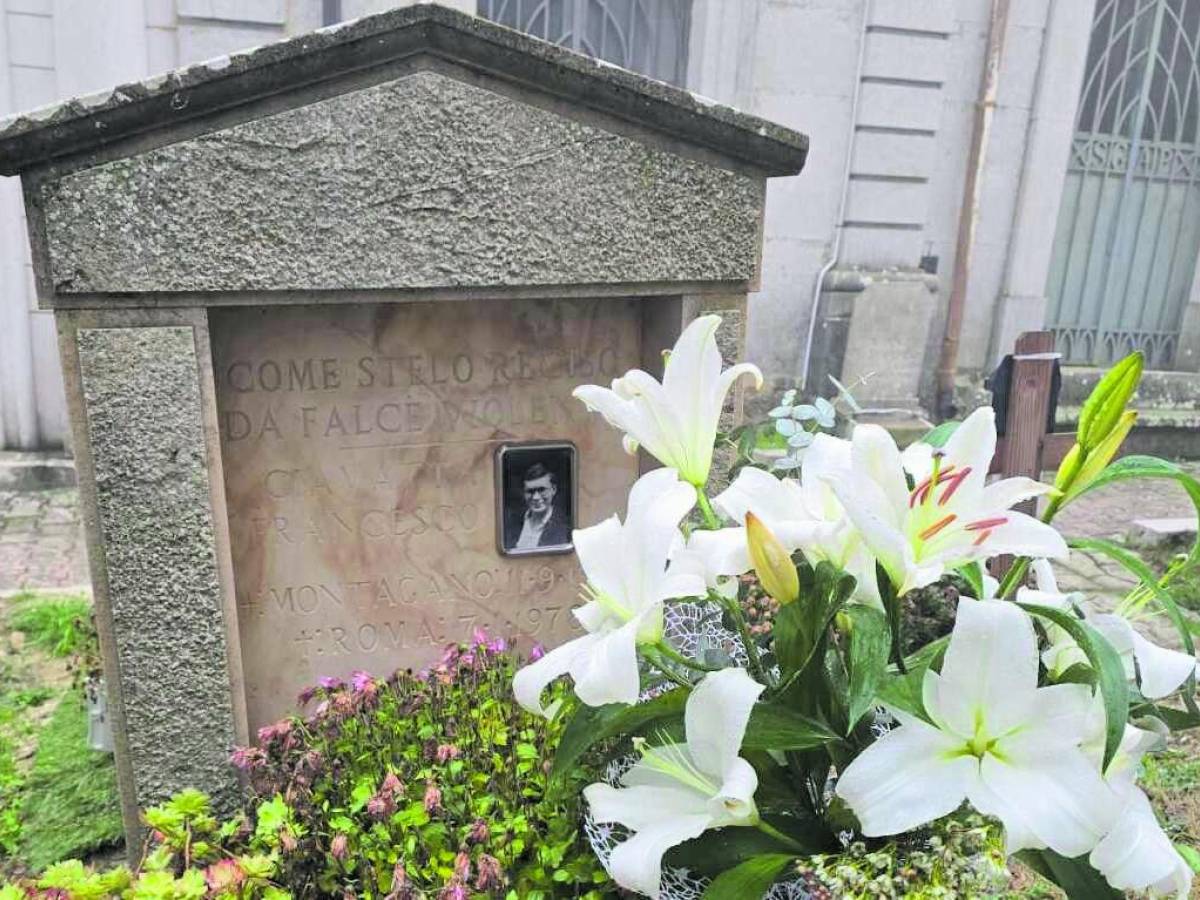 l8217odissea di ciavatta vittima senza pace persino la sua tomba ha rischiato il trasloco da Ilgiornale.it l8217odissea di ciavatta vittima senza pace persino la sua tomba ha rischiato il trasloco