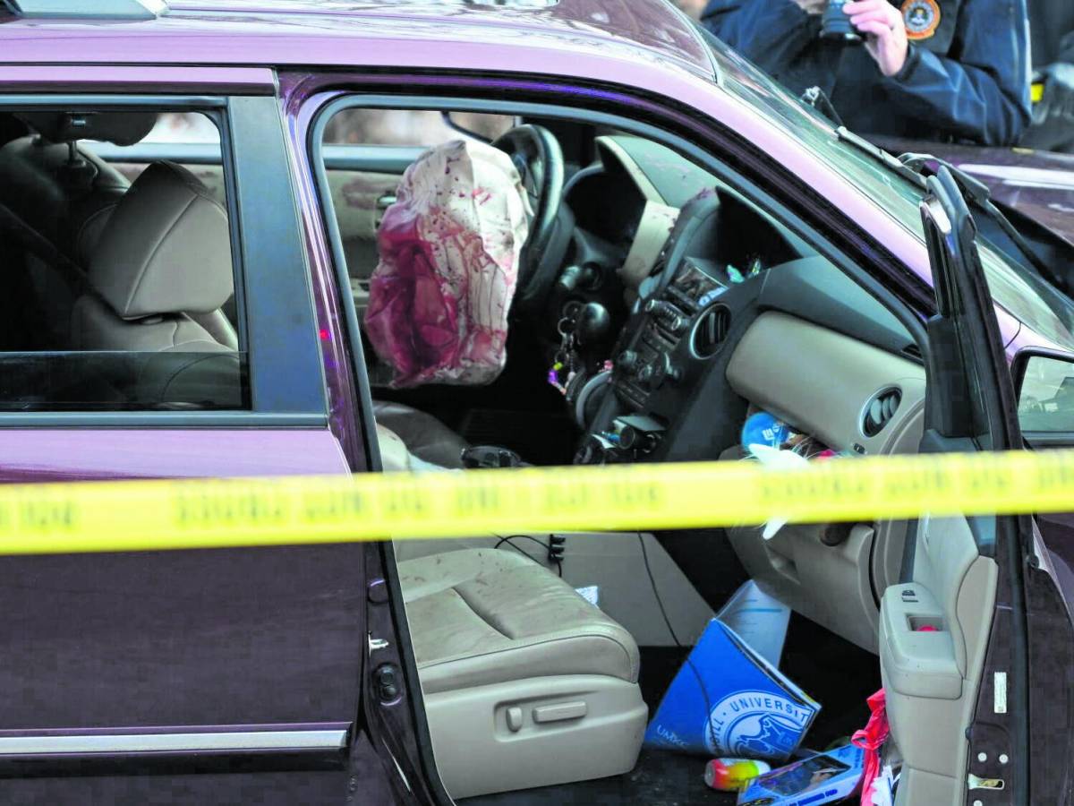 usa raid anti migranti gli spari degli agenti uccisa attivista 37enne da Ilgiornale.it usa raid anti migranti gli spari degli agenti uccisa attivista 37enne