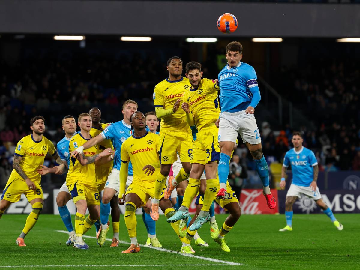 frenata del napoli una rimonta a met224 da Ilgiornale.it frenata del napoli una rimonta a met224