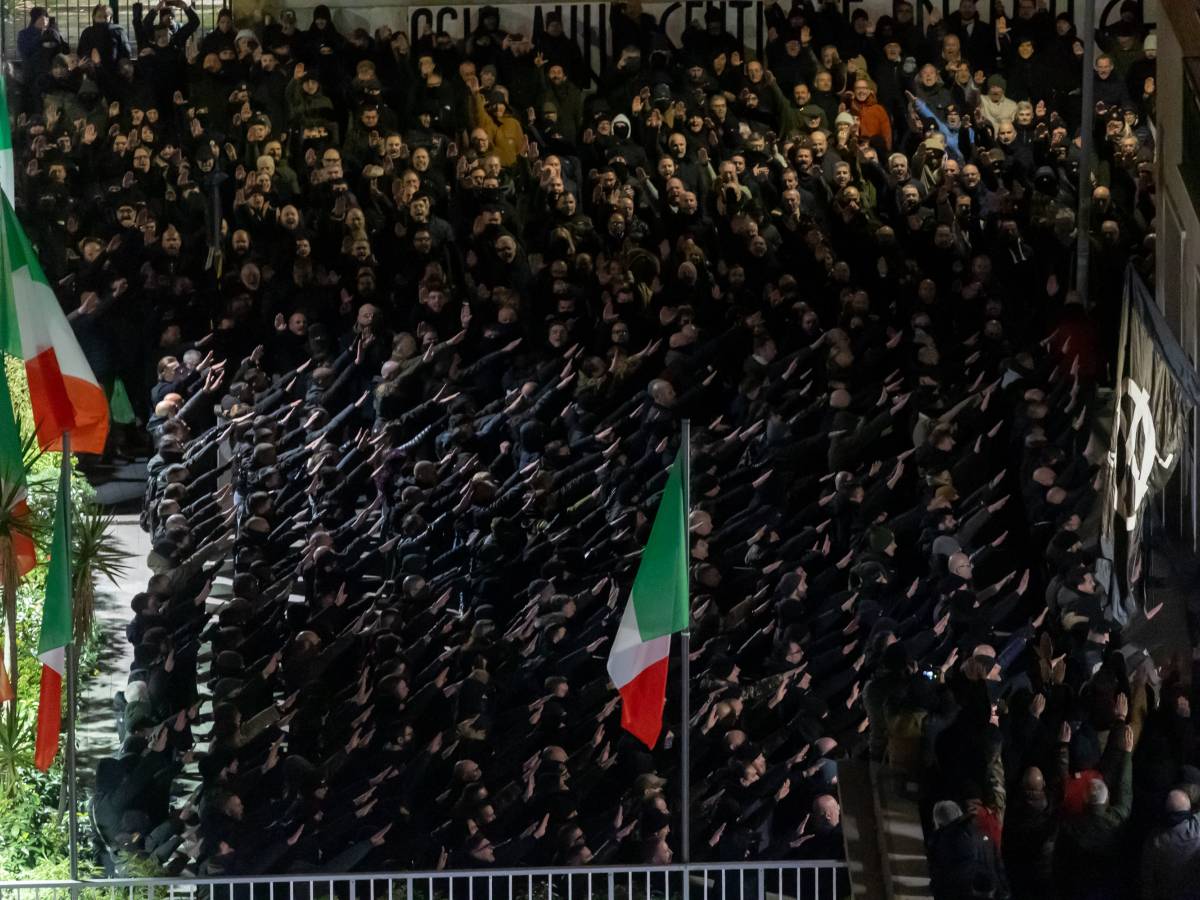 acca larenzia prosciolti per saluti romani ma i pm impugnano la sentenza da Ilgiornale.it acca larenzia prosciolti per saluti romani ma i pm impugnano la sentenza