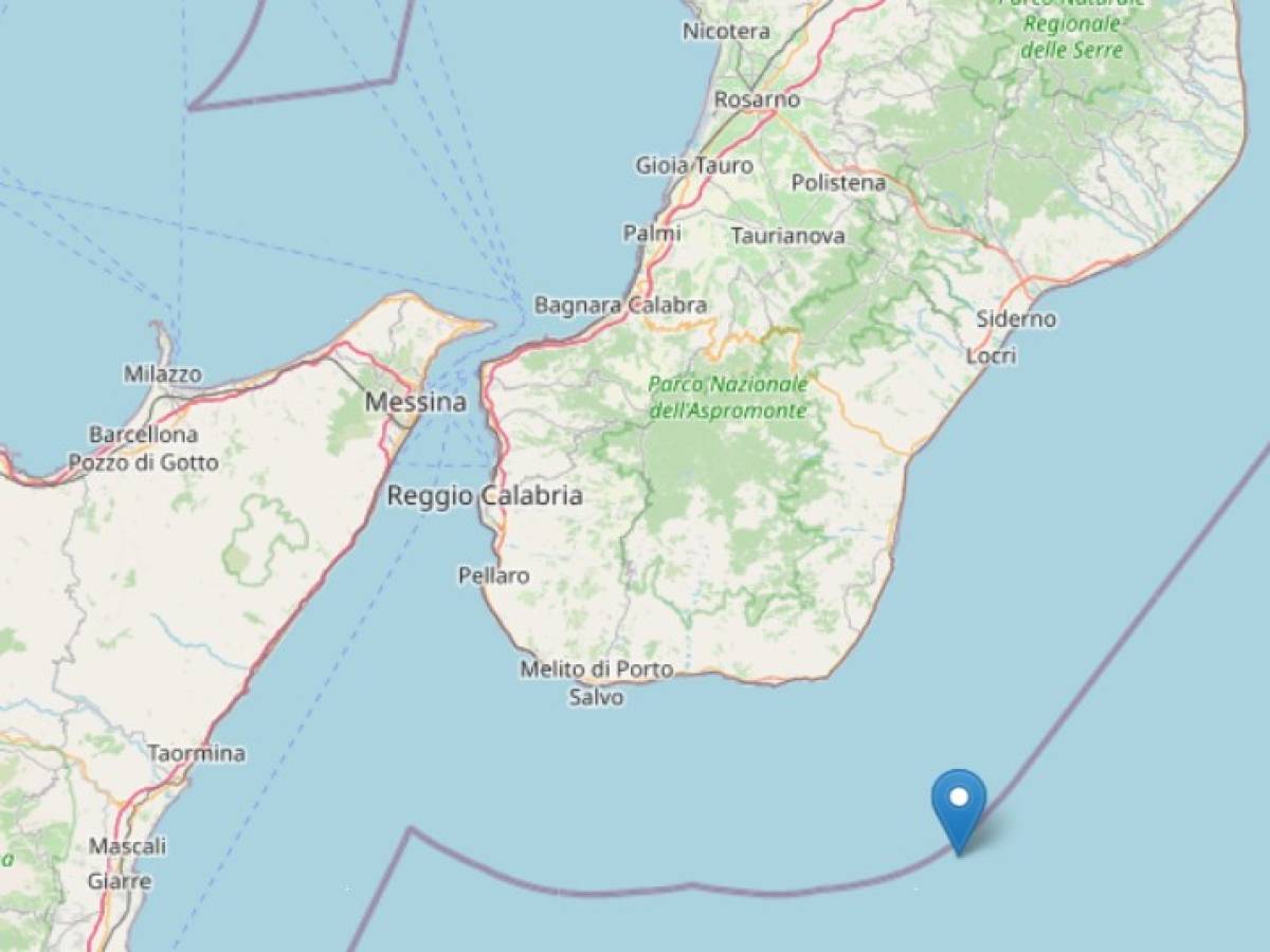 Forte scossa di terremoto al largo della Calabria: magnitudo 5,1. Avvertita anche a Messina Forte scossa di terremoto al largo della Calabria: magnitudo 5,1. Avvertita anche a Messina
