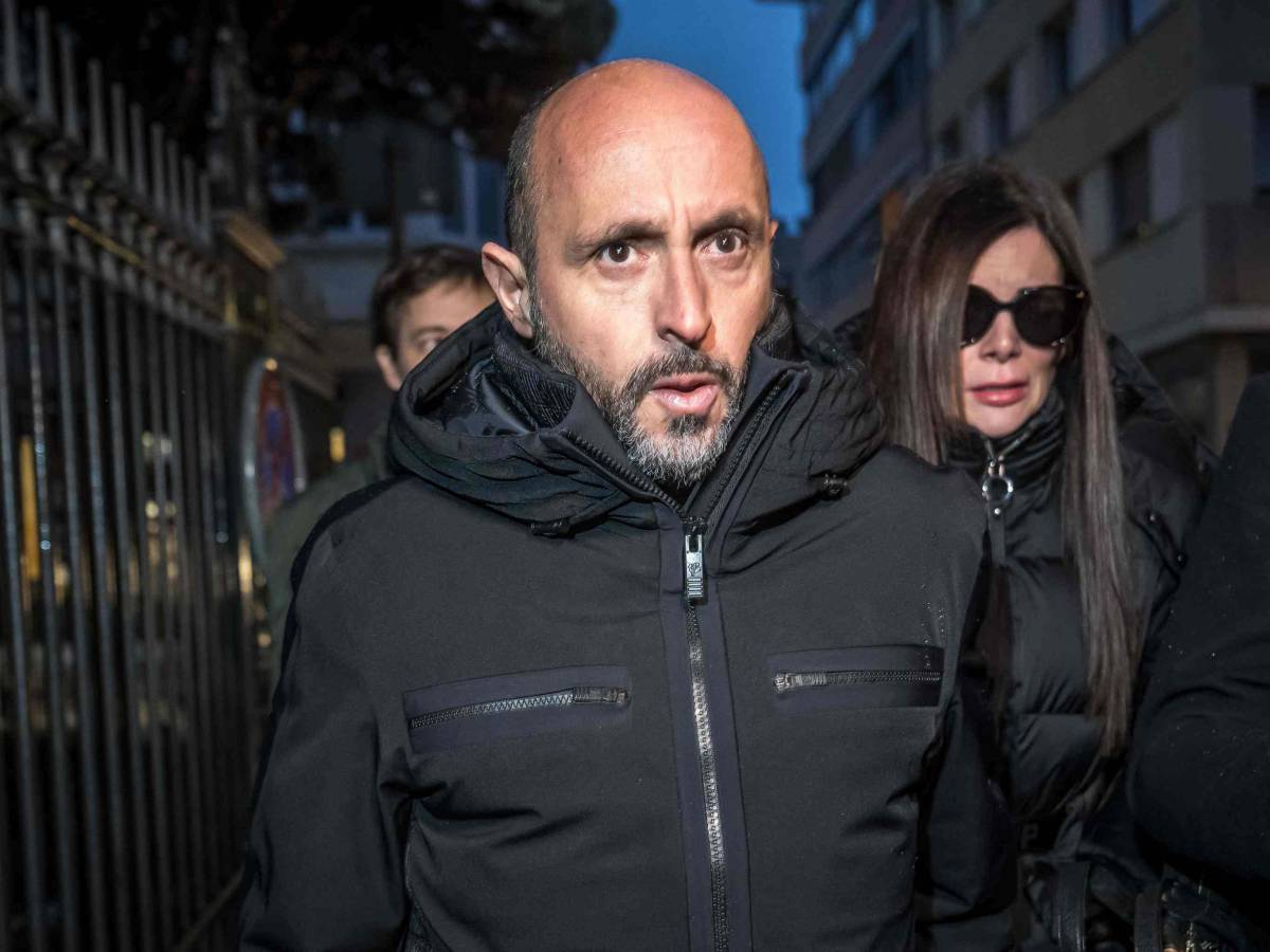 crans montana jacques moretti la porta di servizio era chiusa i pannelli fonoassorbenti li ho messi io da Ilgiornale.it crans montana jacques moretti la porta di servizio era chiusa i pannelli fonoassorbenti li ho messi io