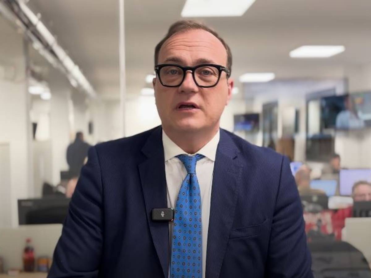 Il sindacato Rai col direttore. FdI: "Per i 5S il giornalismo scomodo va zittito"