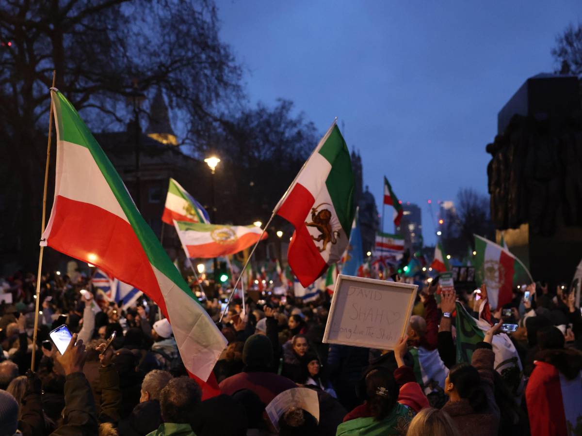 Leader, apparati, intervento straniero. Le tre incognite dell’equazione Iran Leader, apparati, intervento straniero. Le tre incognite dell’equazione Iran