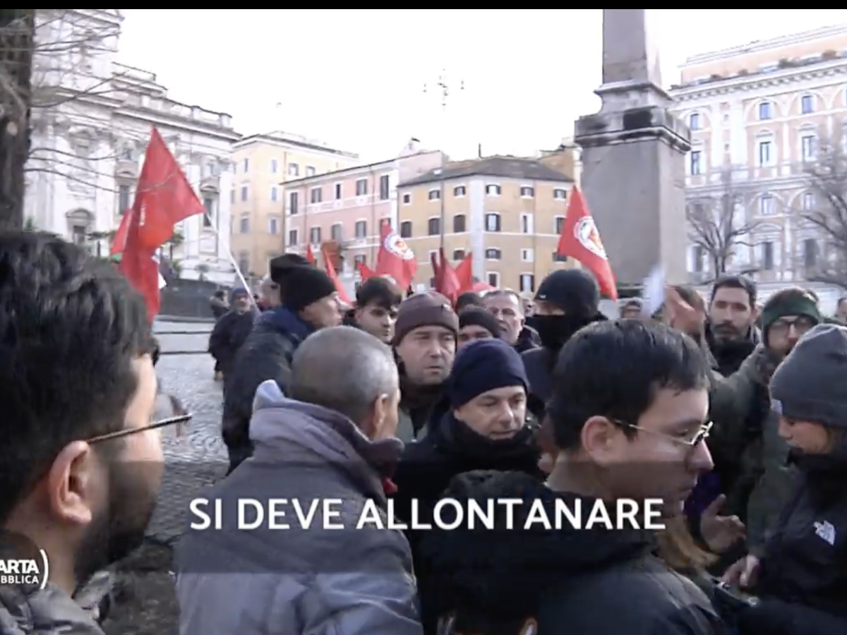 levati dal c fuori la piazza pro mad insulta e caccia due venezuelani da Ilgiornale.it levati dal c fuori la piazza pro mad insulta e caccia due venezuelani