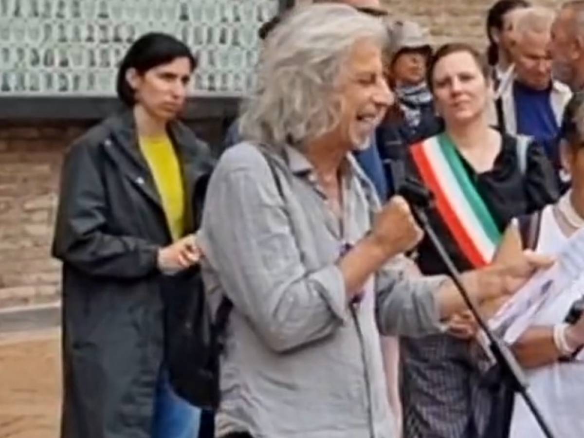 schlein dimentica che elly scendeva in piazza per le donne da Ilgiornale.it schlein dimentica che elly scendeva in piazza per le donne