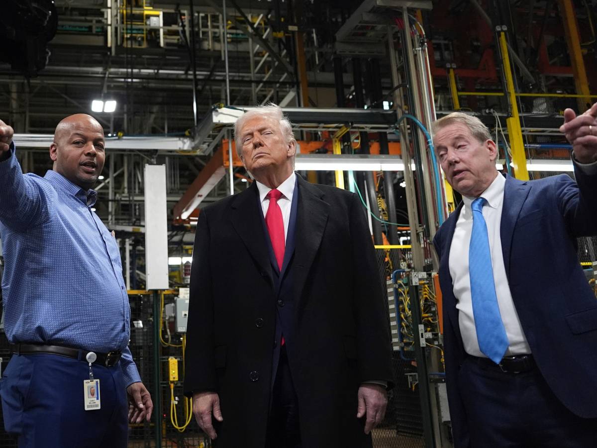 dal palco di detroit trump attacca la fed quell idiota se ne andr224 presto da Ilgiornale.it dal palco di detroit trump attacca la fed quell idiota se ne andr224 presto