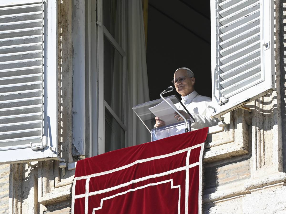 Leone cancella Bergoglio e "converte" i fedelissimi. Così cambierà la Chiesa Leone cancella Bergoglio e "converte" i fedelissimi. Così cambierà la Chiesa