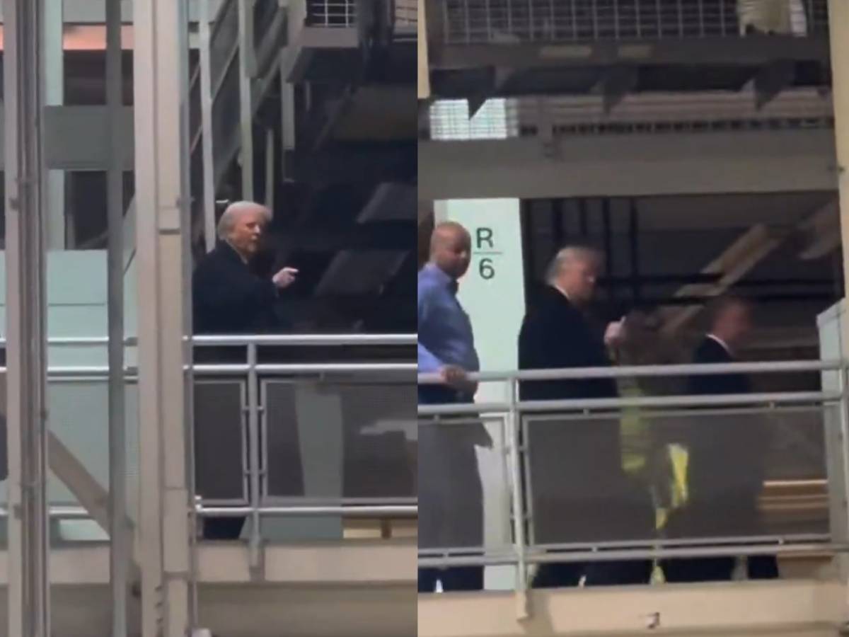 un operaio ford contro trump protettore di pedofili e lui gli mostra il dito medio da Ilgiornale.it un operaio ford contro trump protettore di pedofili e lui gli mostra il dito medio