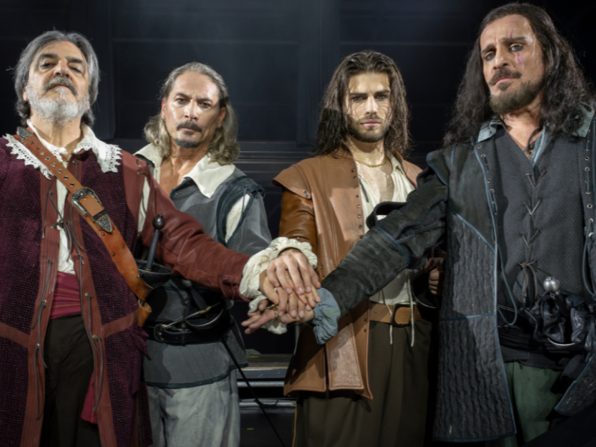 sempre uniti contro il potere tre moschettieri opera pop da Ilgiornale.it sempre uniti contro il potere tre moschettieri opera pop