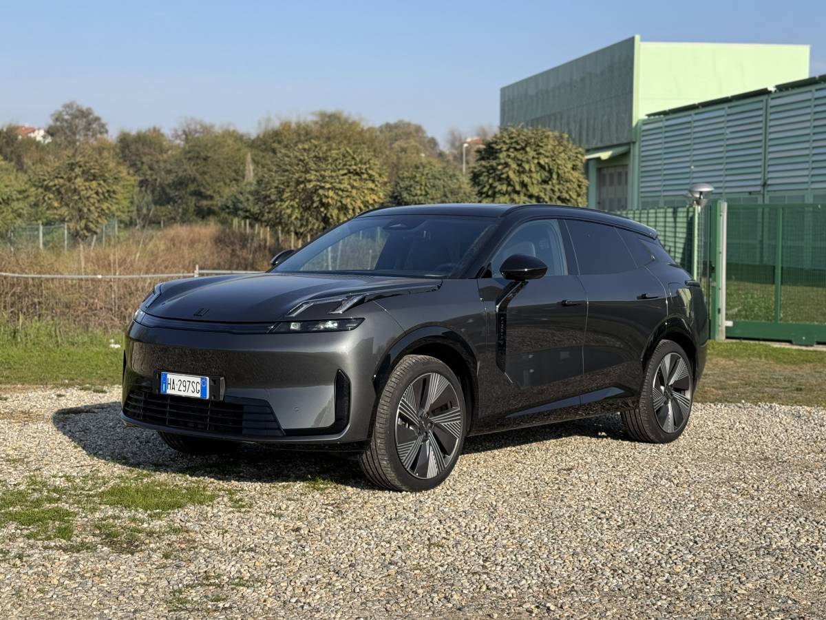 lynk amp co 08 il suv plug in che osa tanta autonomia elettrica spazio da segmento superiore e ottima qualit224 da Ilgiornale.it lynk amp co 08 il suv plug in che osa tanta autonomia elettrica spazio da segmento superiore e ottima qualit224