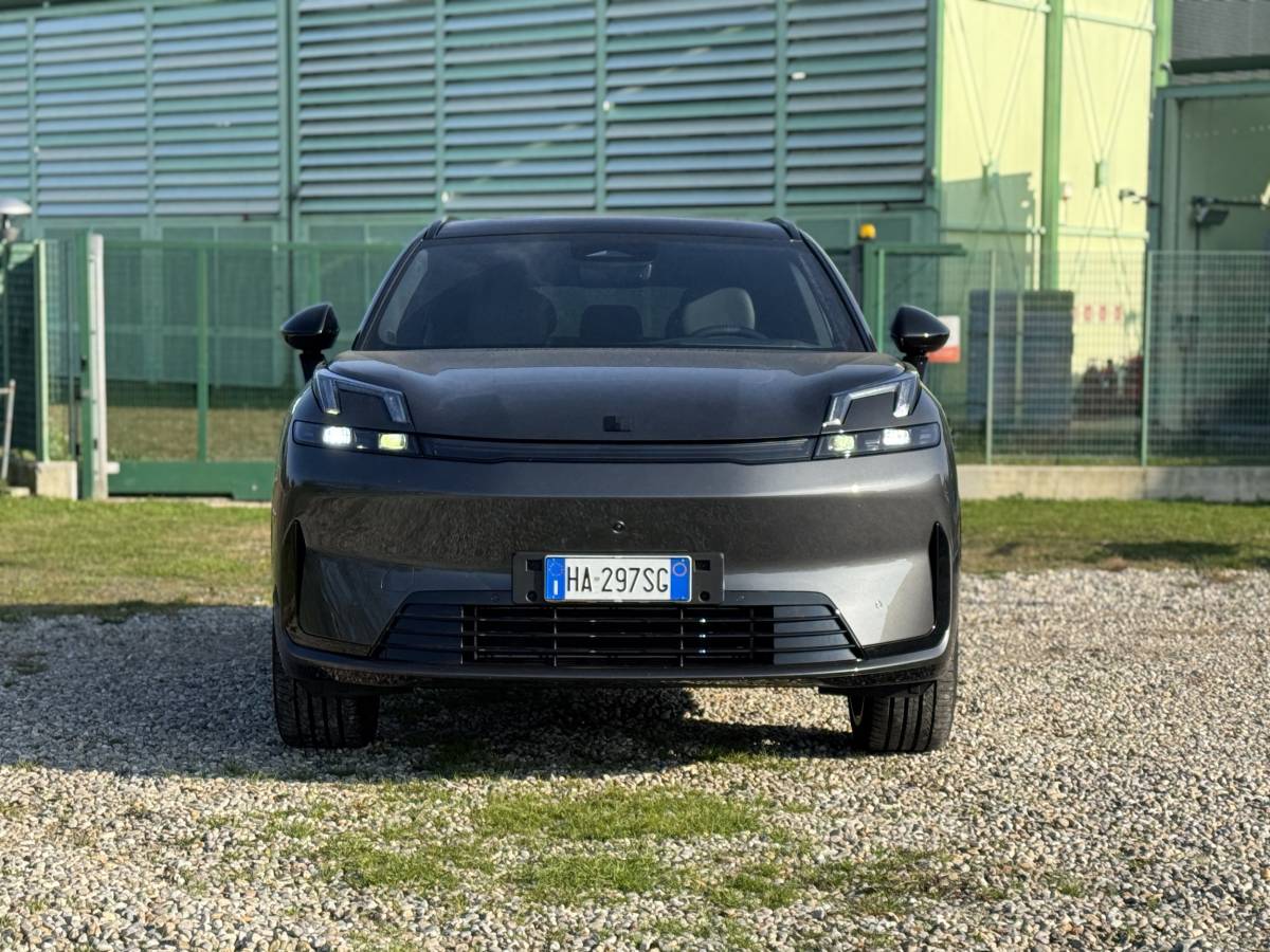 Lynk & Co 08: la gallery del nuovo suv ibrido plug-in 4