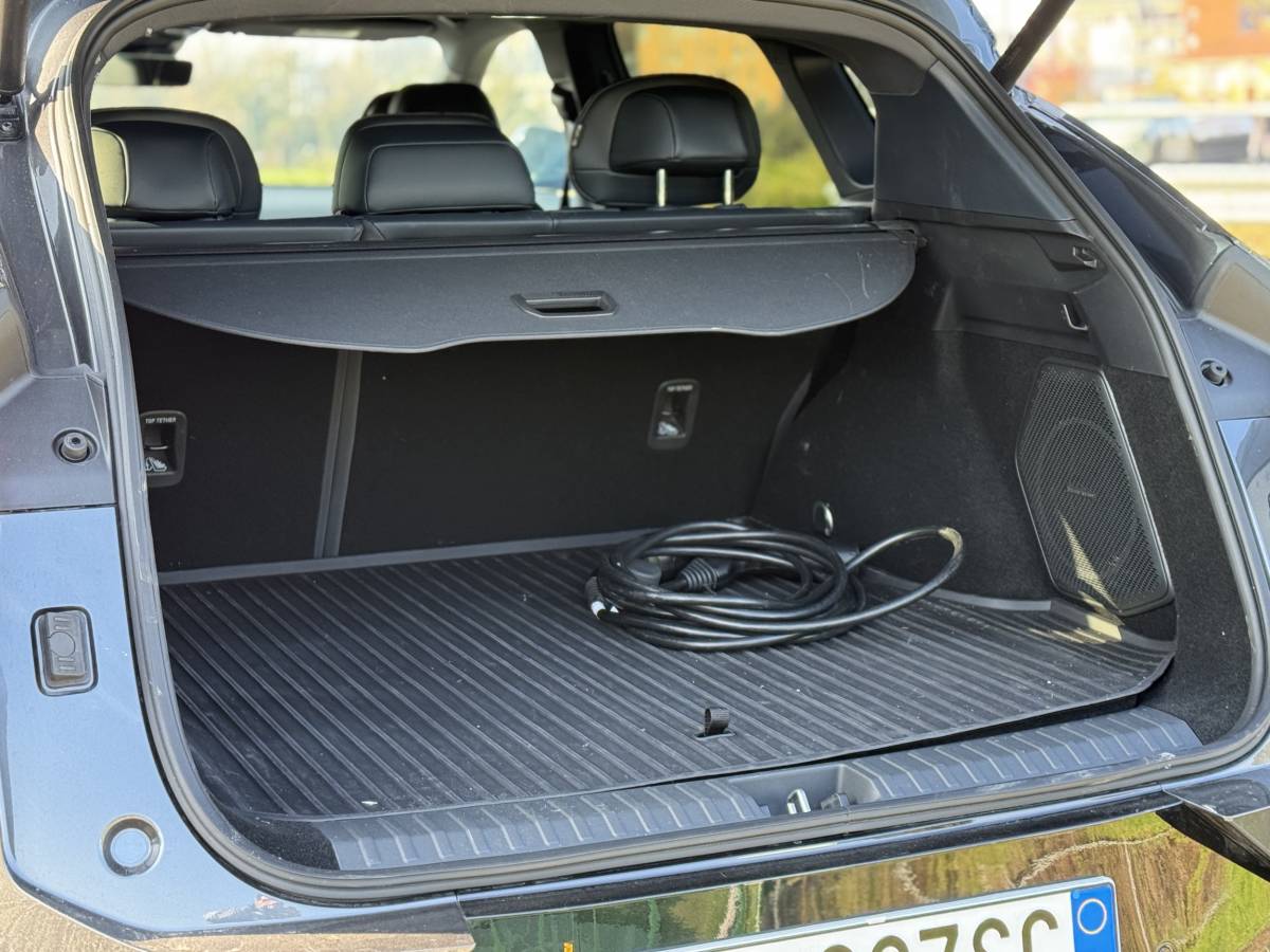 Lynk & Co 08: la gallery del nuovo suv ibrido plug-in 10