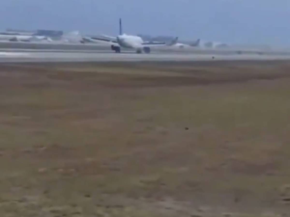 aereo perde la ruota durante l atterraggio paura a bordo di un volo della united airlines cosa 232 successo da Ilgiornale.it aereo perde la ruota durante l atterraggio paura a bordo di un volo della united airlines cosa 232 successo