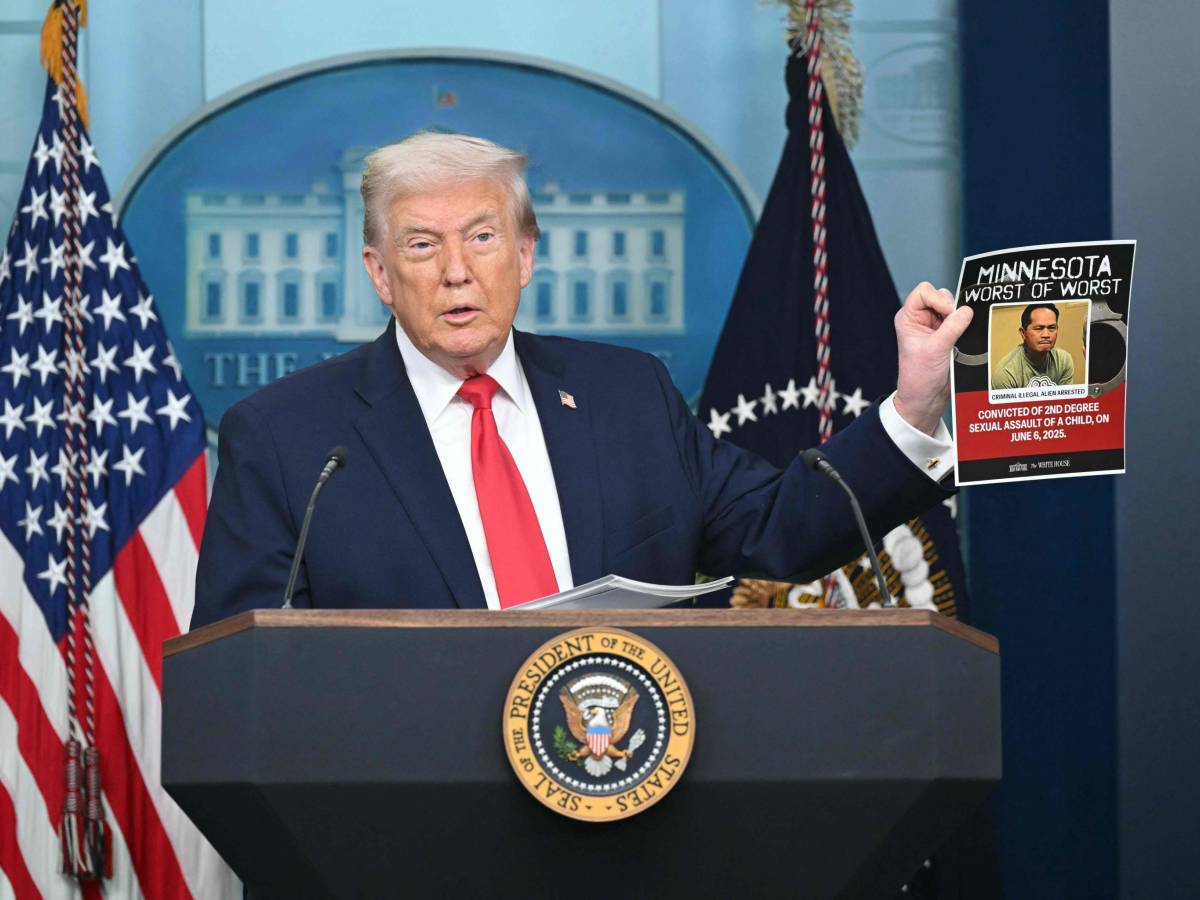 conferenza show di trump alla casa bianca mostrati i volti degli arrestati in minnesota da Ilgiornale.it conferenza show di trump alla casa bianca mostrati i volti degli arrestati in minnesota