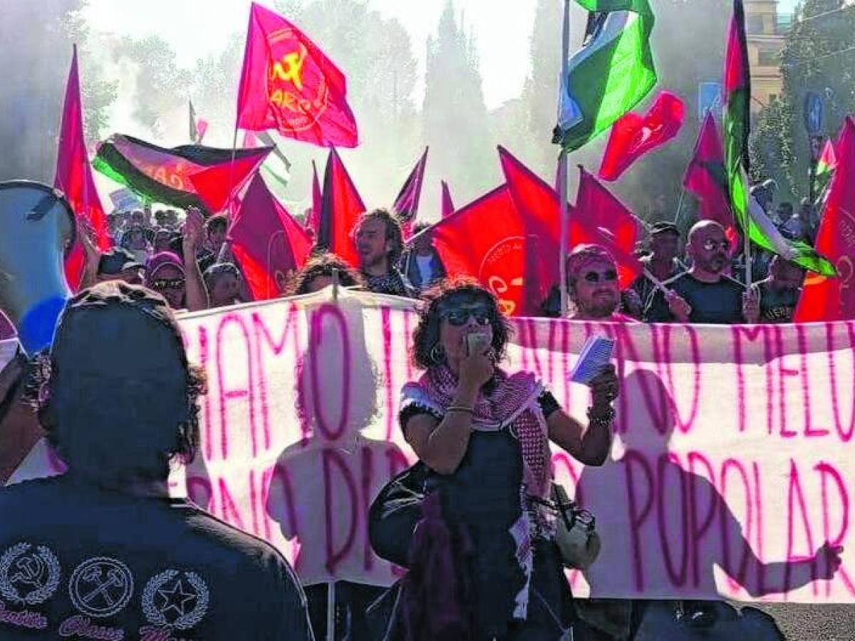 guerra popolare dei carc asse con albanese e pro pal da Ilgiornale.it guerra popolare dei carc asse con albanese e pro pal