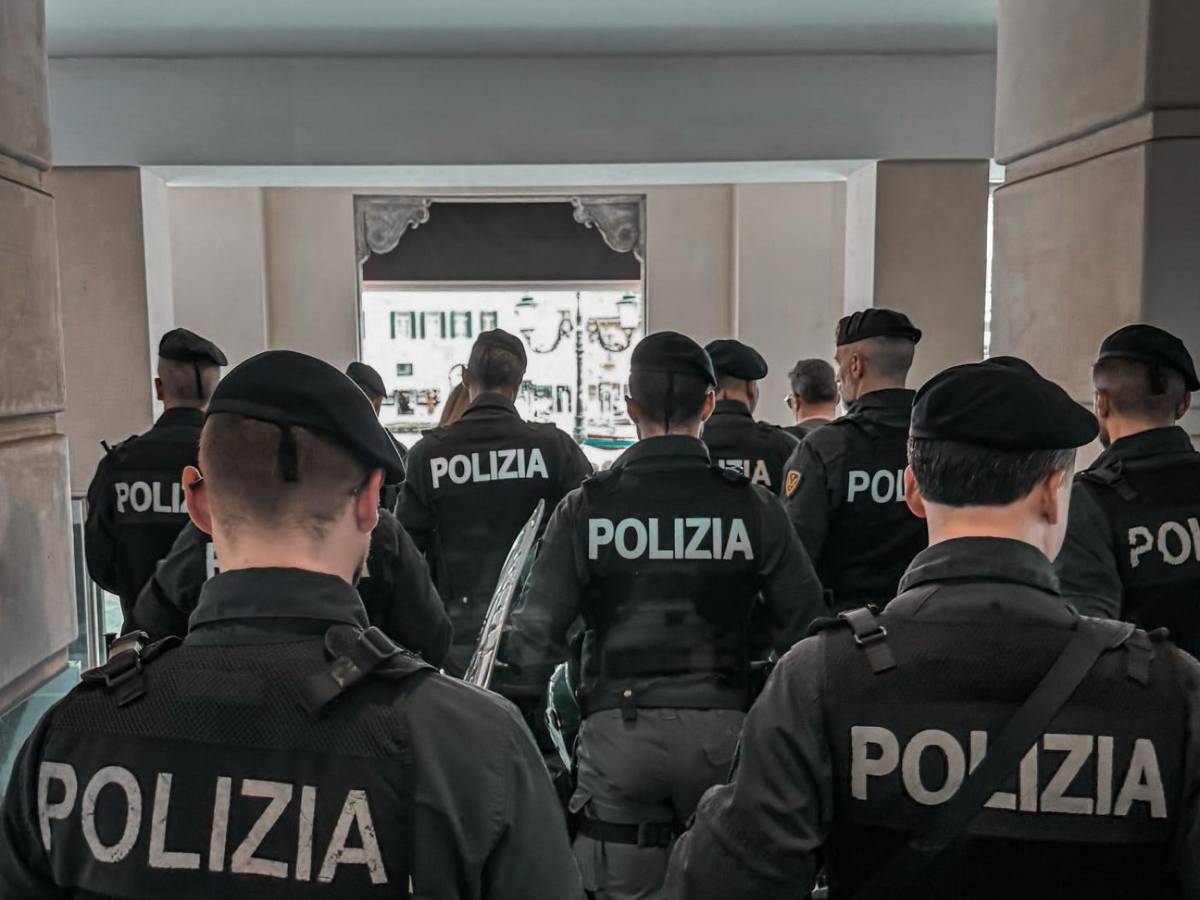 La pistola serve a sparare, io sto col poliziotto e Vannacci: quindi, oggi… La pistola serve a sparare, io sto col poliziotto e Vannacci: quindi, oggi…