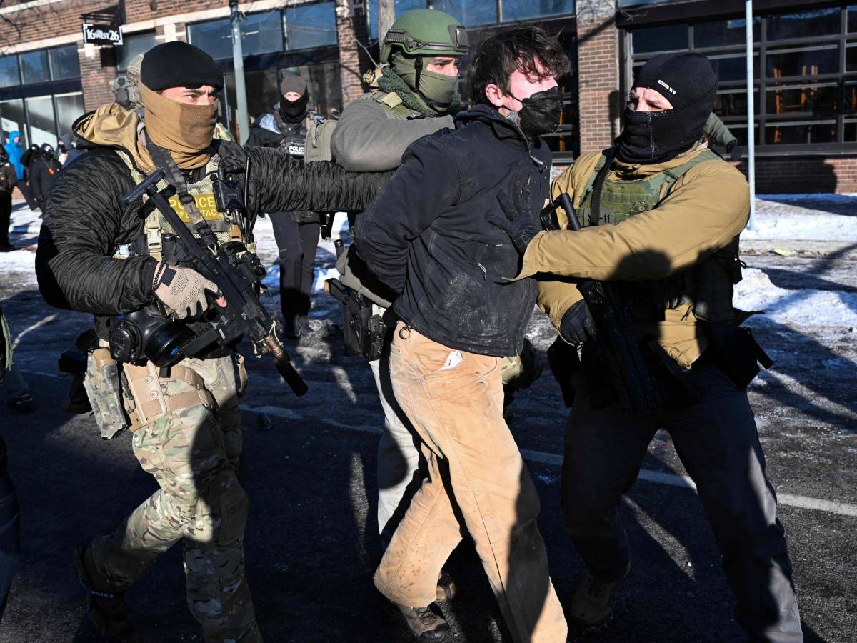 Un uomo ucciso, un Un uomo ucciso, un