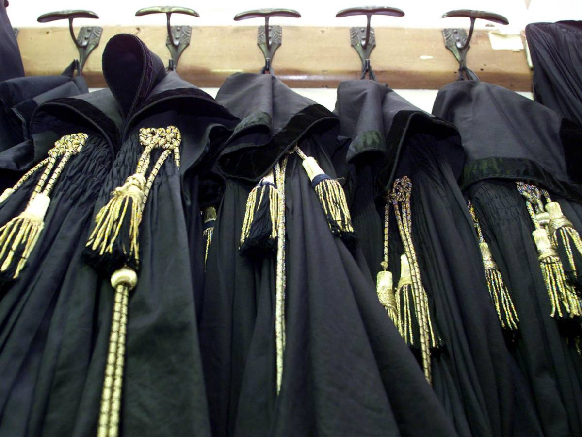 lo voi di matteo gratteri il partito delle toghe esulta per il no da Ilgiornale.it lo voi di matteo gratteri il partito delle toghe esulta per il no