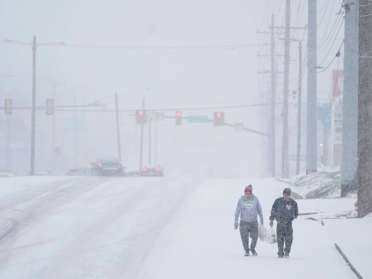 Gli Usa paralizzati da neve e gelo: un milione di persone senza elettricità Gli Usa paralizzati da neve e gelo: un milione di persone senza elettricità