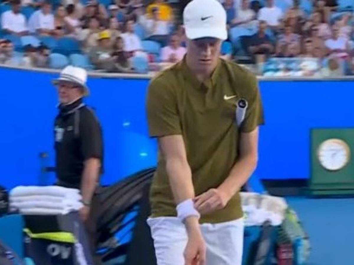 dopo alcaraz anche sinner deve togliersi il bracciale ecco per quale motivo da Ilgiornale.it dopo alcaraz anche sinner deve togliersi il bracciale ecco per quale motivo