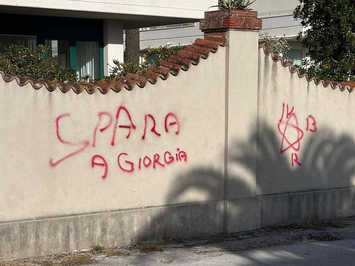 spara a giorgia sessantenne denunciato per minacce al presidente del consiglio da Ilgiornale.it spara a giorgia sessantenne denunciato per minacce al presidente del consiglio