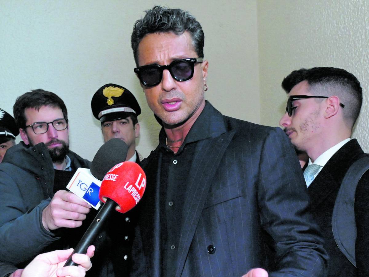 il blackout di corona milioni di follower spariti e il vero conto che ora arriva da Ilgiornale.it il blackout di corona milioni di follower spariti e il vero conto che ora arriva