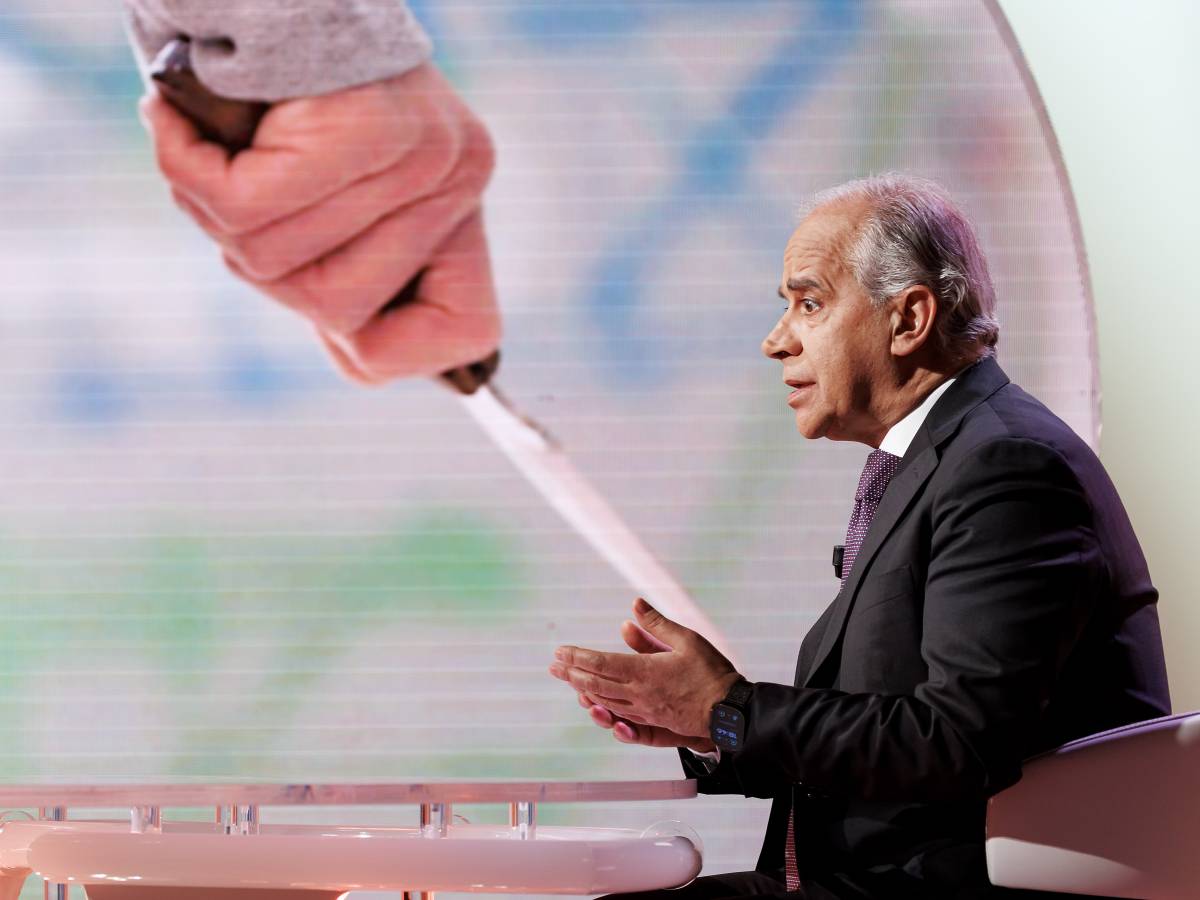 Stretta sui coltelli tra i giovani. "Direttiva per i metal detector anche a sorpresa a scuola" Stretta sui coltelli tra i giovani. "Direttiva per i metal detector anche a sorpresa a scuola"