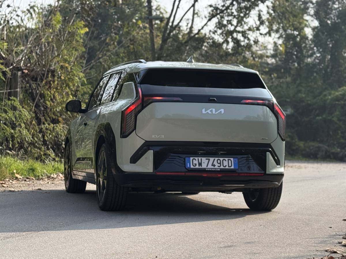 KIA EV3: guarda la gallery del crossover "tuttofare" elettrico 7