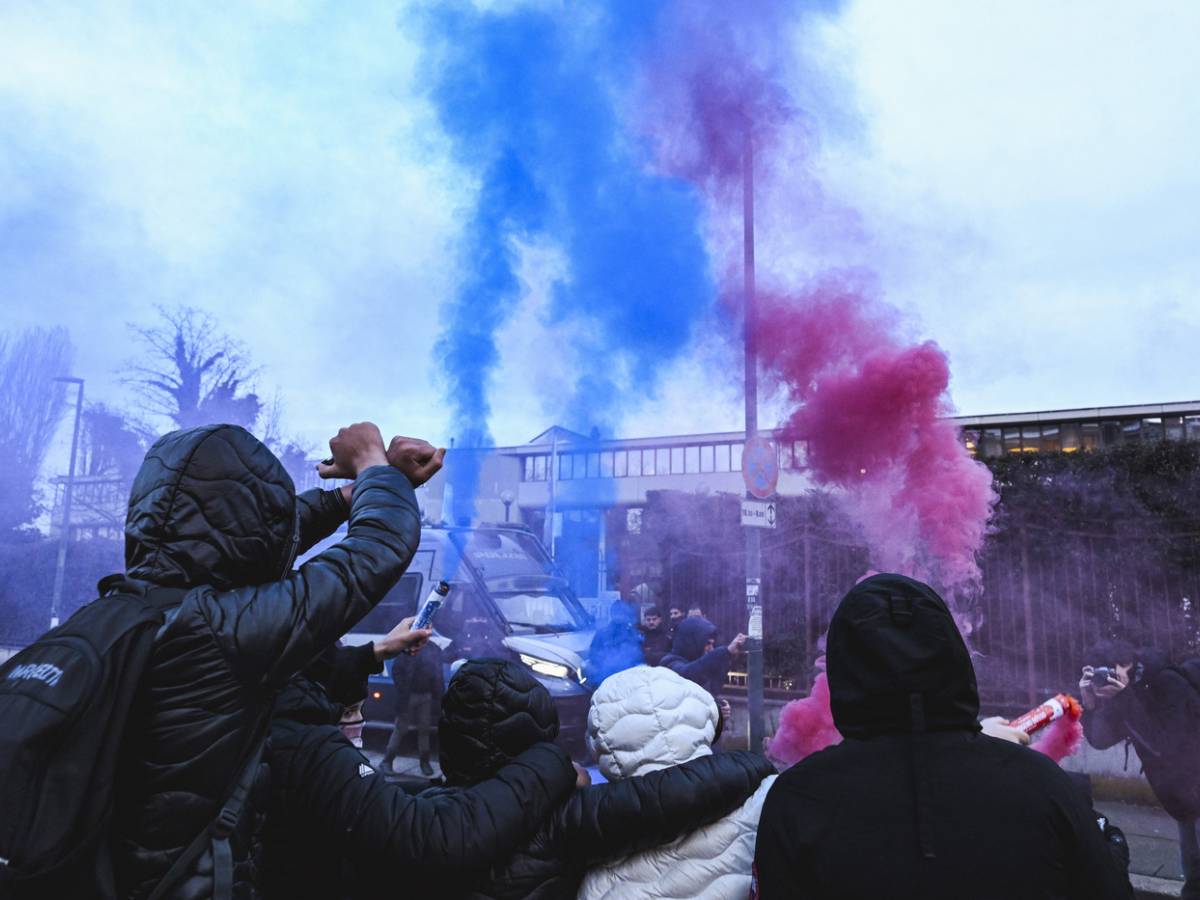 vietato l evento di aska ma i collettivi occupano la sede dell ateneo a torino da Ilgiornale.it vietato l evento di aska ma i collettivi occupano la sede dell ateneo a torino