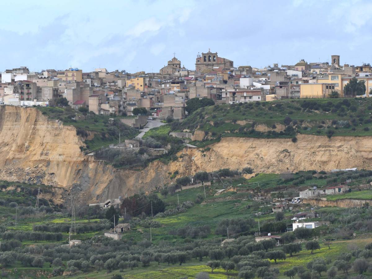 le niscemi d italia un quarto del paese 232 a rischio frane case abusive al 42 da Ilgiornale.it le niscemi d italia un quarto del paese 232 a rischio frane case abusive al 42