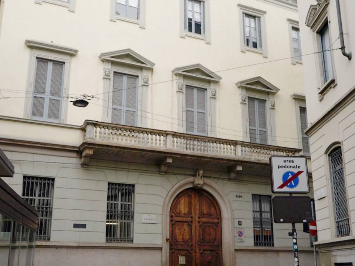 milano banchiere ucraino precipitato da un bampb si indaga per omicidio da Ilgiornale.it milano banchiere ucraino precipitato da un bampb si indaga per omicidio